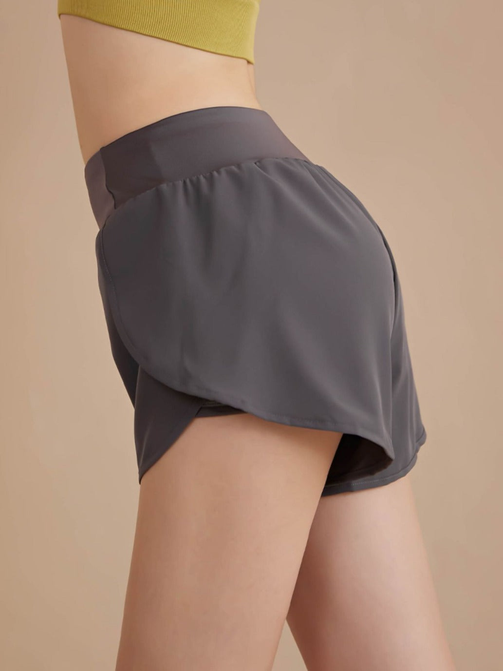 Vibe Slit Loose Shorts